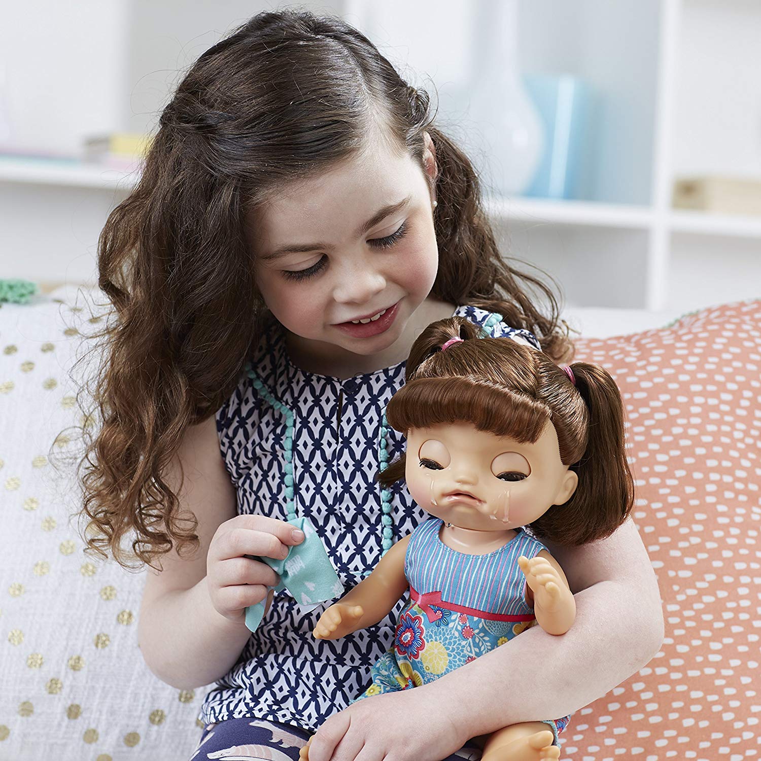 Кукла Малышка шатенка у врача из серии Baby Alive  